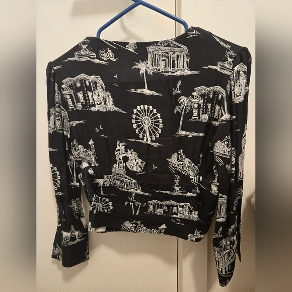 MajeLetilla Printed Cropped Top - Picture 4 of 4